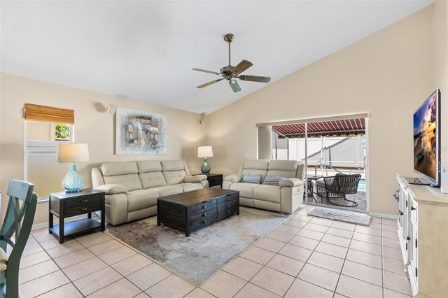 1674 MEADOW OAK LANE, Tarpon Springs, FL 34689