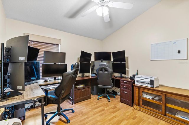 1674 MEADOW OAK LANE, Tarpon Springs, FL 34689
