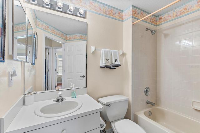 1674 MEADOW OAK LANE, Tarpon Springs, FL 34689