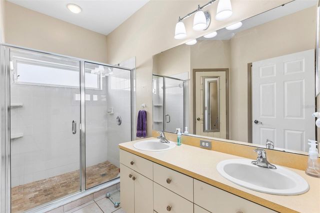 1674 MEADOW OAK LANE, Tarpon Springs, FL 34689