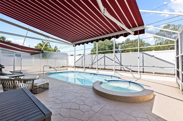 1674 MEADOW OAK LANE, Tarpon Springs, FL 34689
