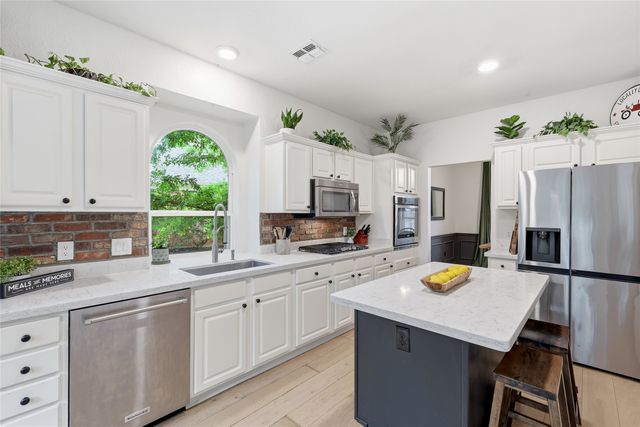 7328 Cross Keys Drive, North Richland Hills, TX 76182