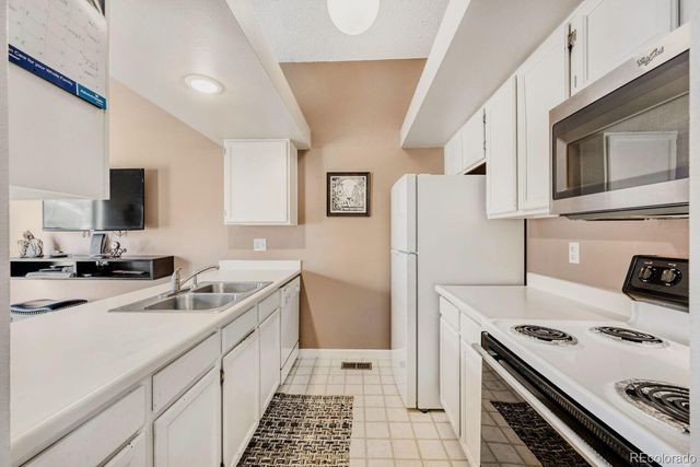 4252 S Richfield Way, Aurora, CO 80013