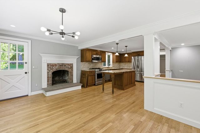 233 Franklin Rd, Longmeadow, MA 01106