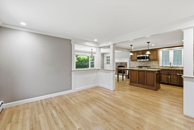 233 Franklin Rd, Longmeadow, MA 01106