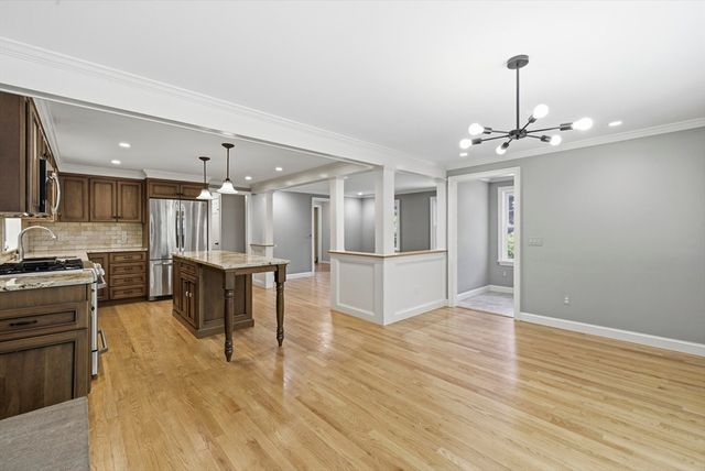 233 Franklin Rd, Longmeadow, MA 01106