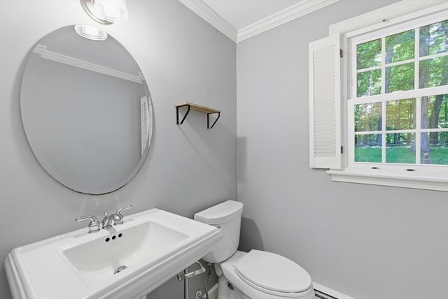 233 Franklin Rd, Longmeadow, MA 01106