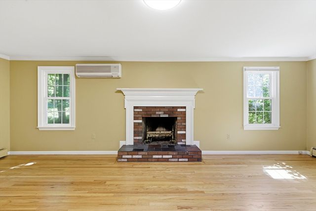 233 Franklin Rd, Longmeadow, MA 01106