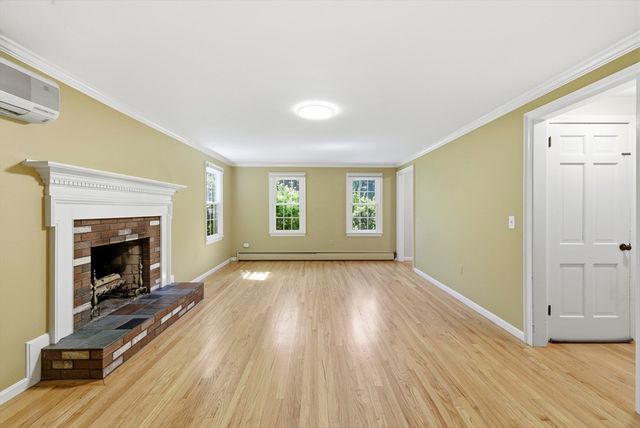 233 Franklin Rd, Longmeadow, MA 01106