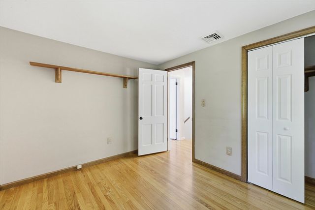233 Franklin Rd, Longmeadow, MA 01106