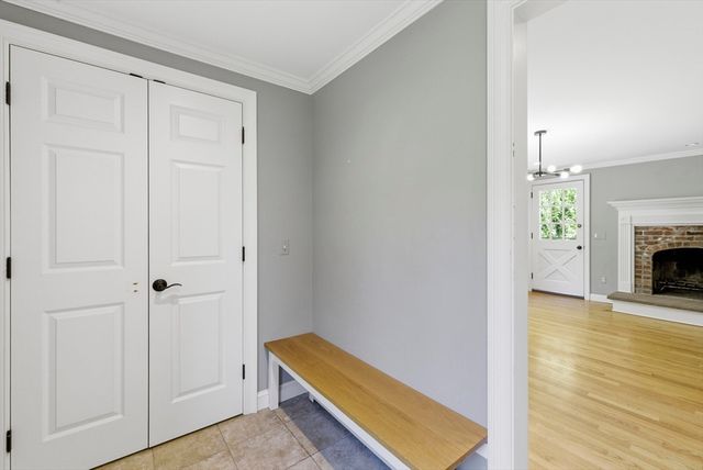 233 Franklin Rd, Longmeadow, MA 01106