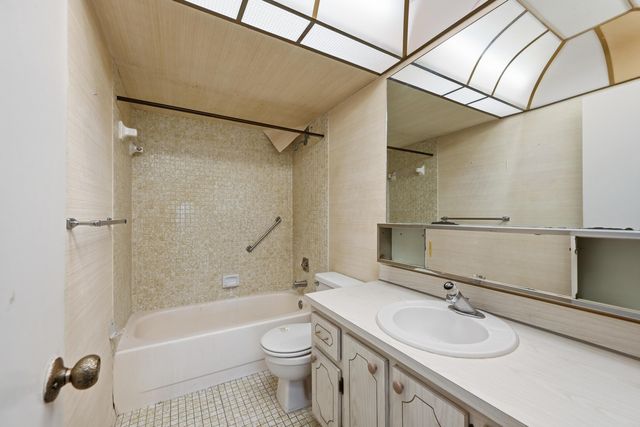 9541 Sunrise Lakes Boulevard 110, Sunrise, FL 33322