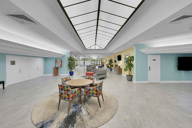 9541 Sunrise Lakes Boulevard 110, Sunrise, FL 33322