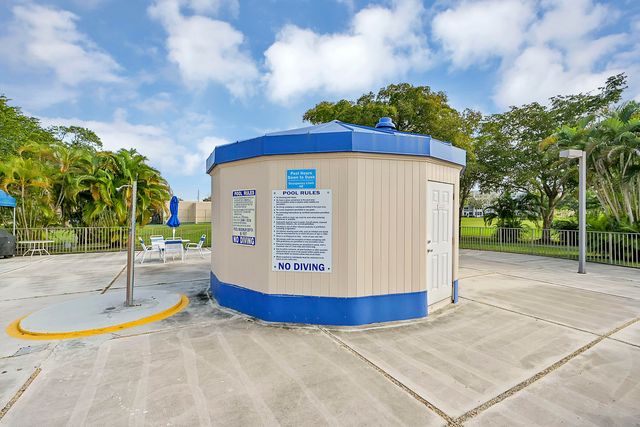 9541 Sunrise Lakes Boulevard 110, Sunrise, FL 33322