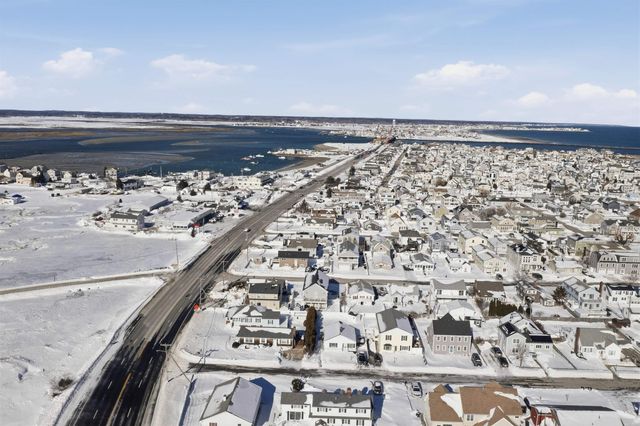 3 Tyngsboro Street, Seabrook, NH 03874