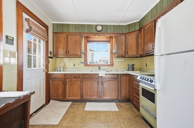 3 Tyngsboro Street, Seabrook, NH 03874