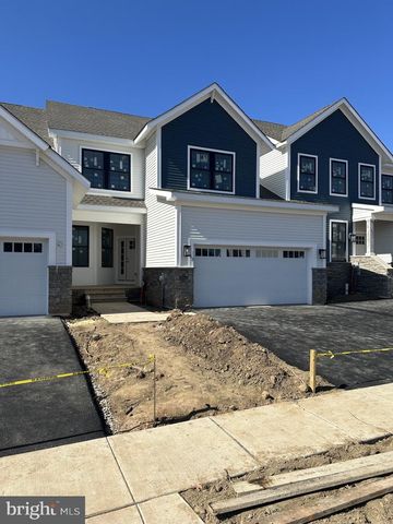 63 KAY CHIARELLO WAY, Hamilton, NJ 08690