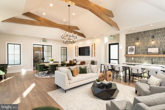 63 KAY CHIARELLO WAY, Hamilton, NJ 08690