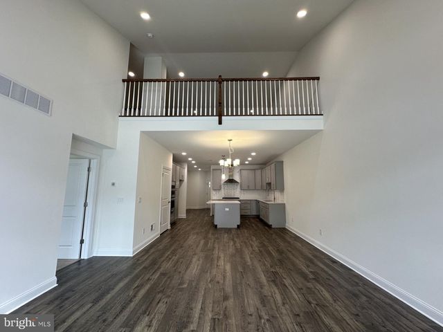 63 KAY CHIARELLO WAY, Hamilton, NJ 08690