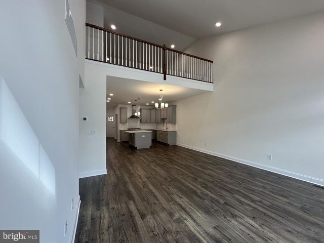 63 KAY CHIARELLO WAY, Hamilton, NJ 08690