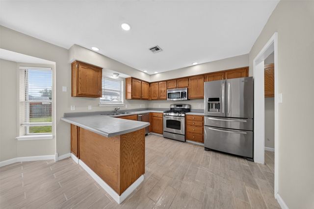 8232 N 127th Avenue E, Owasso, OK 74055