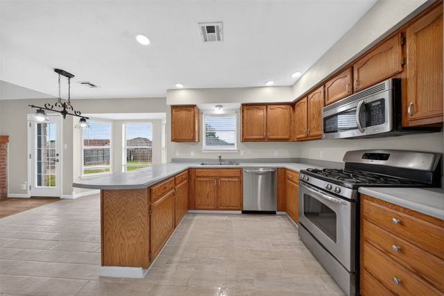 8232 N 127th Avenue E, Owasso, OK 74055