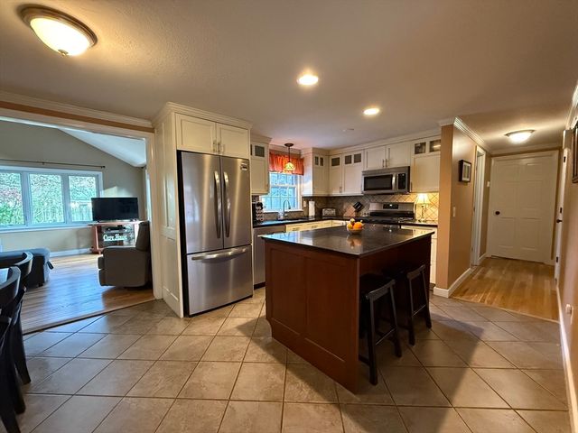 560 West Yarmouth Rd., Yarmouth, MA 02673