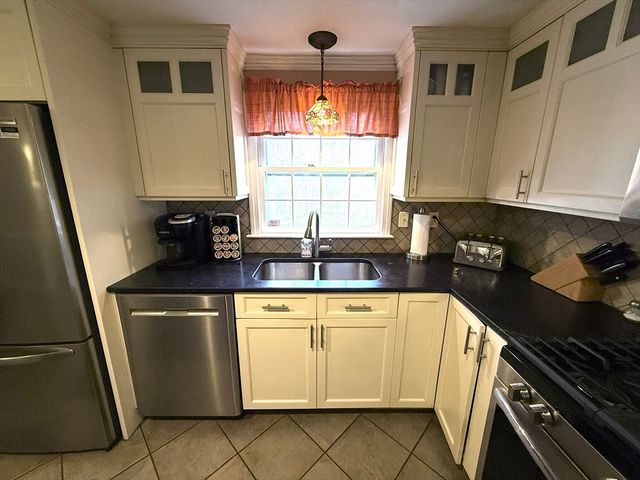 560 West Yarmouth Rd., Yarmouth, MA 02673