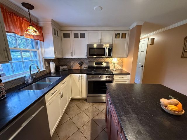 560 West Yarmouth Rd., Yarmouth, MA 02673