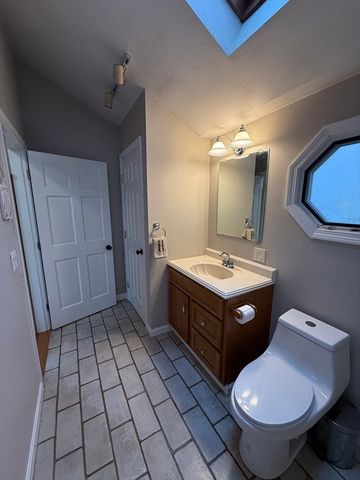 560 West Yarmouth Rd., Yarmouth, MA 02673