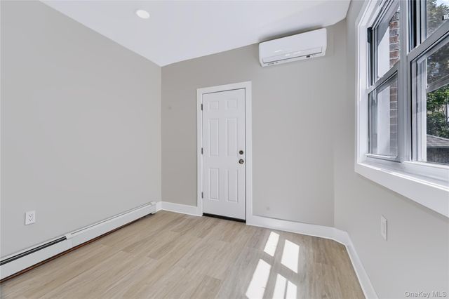 1227 E 222nd Street, Bronx, NY 10469