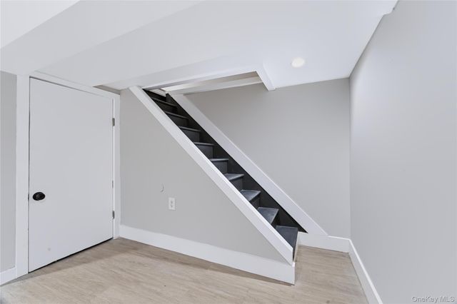 1227 E 222nd Street, Bronx, NY 10469