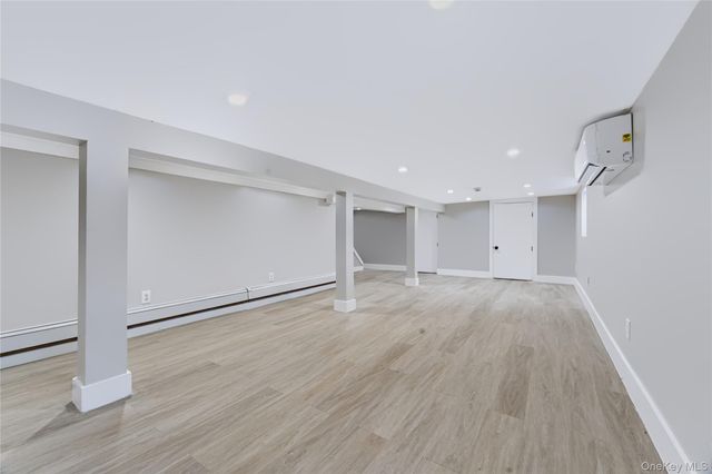 1227 E 222nd Street, Bronx, NY 10469