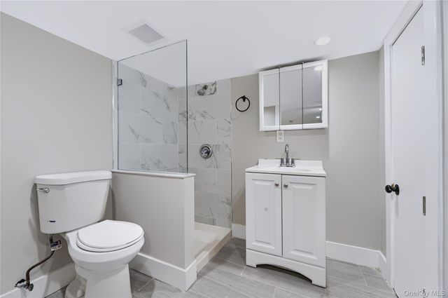 1227 E 222nd Street, Bronx, NY 10469