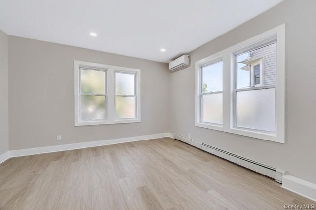 1227 E 222nd Street, Bronx, NY 10469