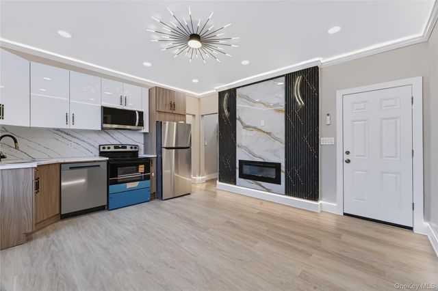 1227 E 222nd Street, Bronx, NY 10469