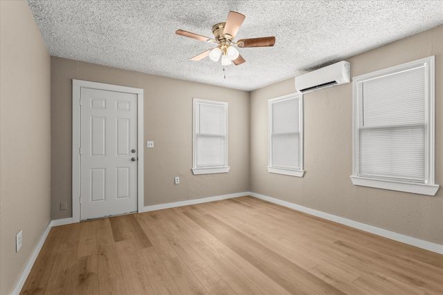 1209 13th Street, Levelland, TX 79336