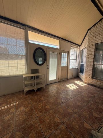 9718 Crystal Boulevard, Baytown, TX 77521