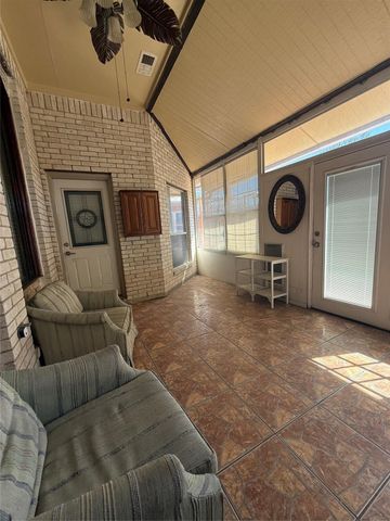 9718 Crystal Boulevard, Baytown, TX 77521