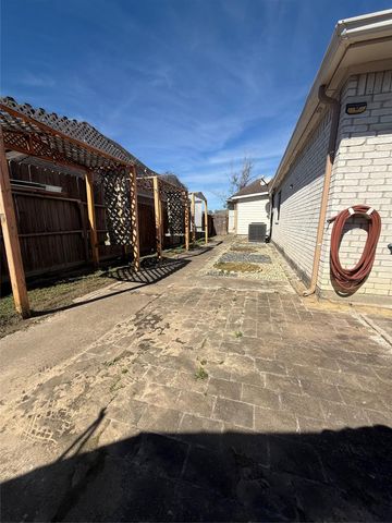 9718 Crystal Boulevard, Baytown, TX 77521