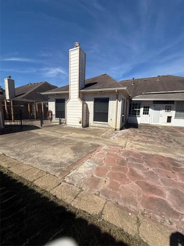 9718 Crystal Boulevard, Baytown, TX 77521