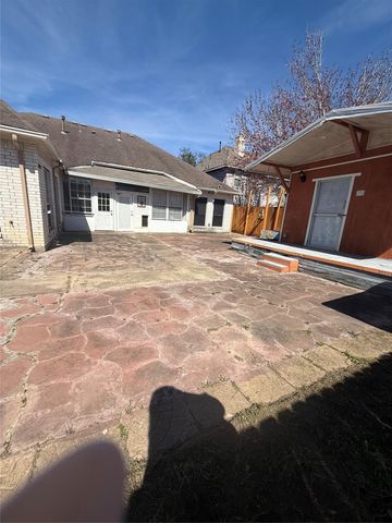 9718 Crystal Boulevard, Baytown, TX 77521