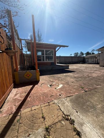 9718 Crystal Boulevard, Baytown, TX 77521