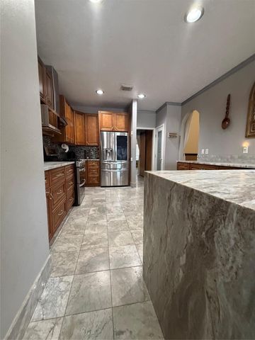 9718 Crystal Boulevard, Baytown, TX 77521