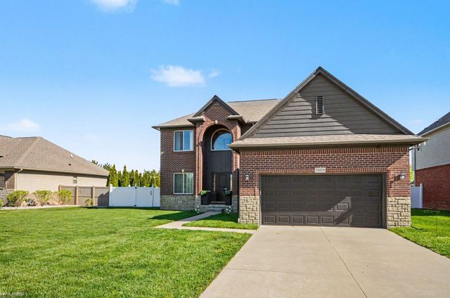 31078 Lions Pointe Drive, Chesterfield, MI 48047