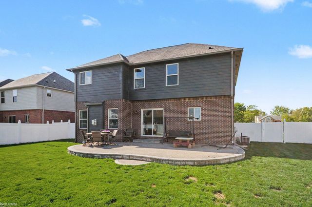 31078 Lions Pointe Drive, Chesterfield, MI 48047