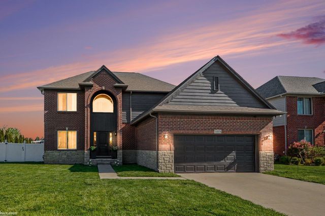 31078 Lions Pointe Drive, Chesterfield, MI 48047