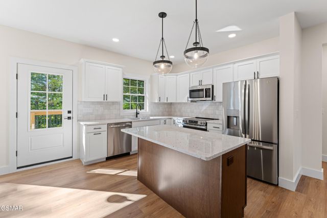 1430 Beechtop Lane, Kodak, TN 37764