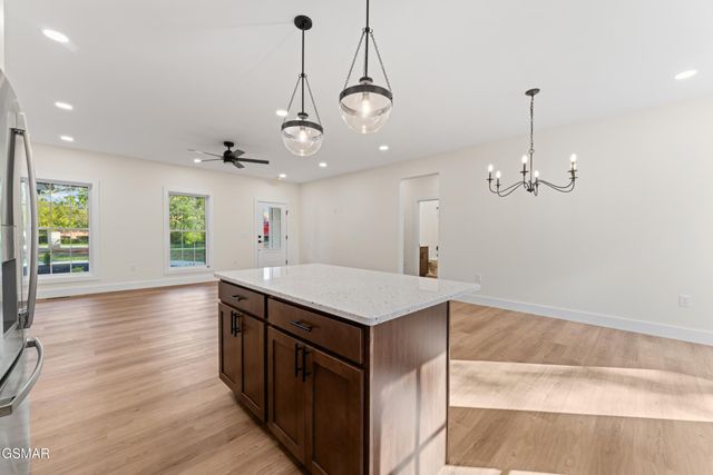 1430 Beechtop Lane, Kodak, TN 37764