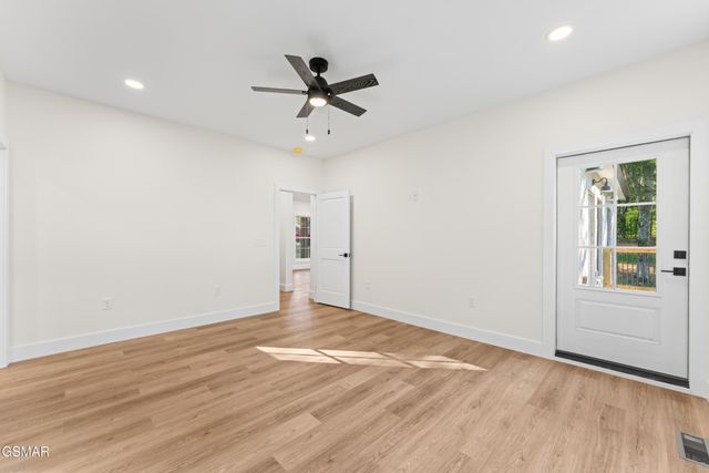 1430 Beechtop Lane, Kodak, TN 37764